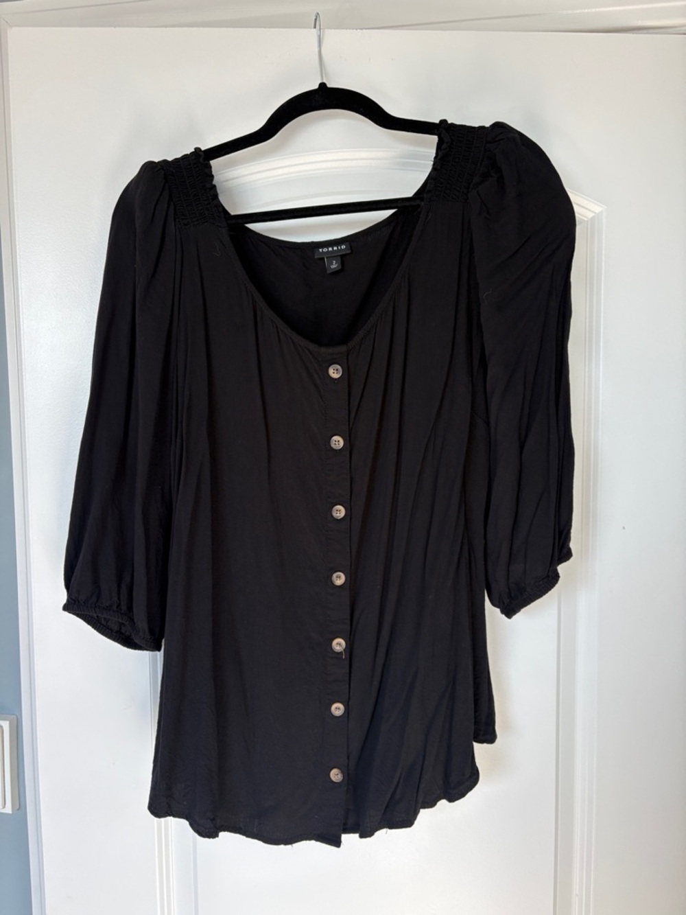 Torrid Black Button-Front Puff Sleeve Blouse